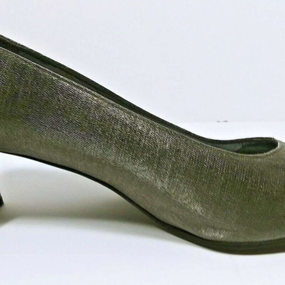Stuart Weitzman Pewter Silver Satin Shimmer Heels - Picture 5 of 8